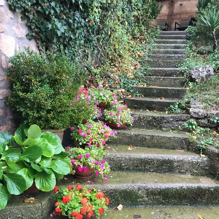 Castell De Guardiola Bed and breakfast 3*